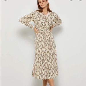 BCBGMAXAZRIA PENELOPE LONG SLEEVE MIDI DRESS TAN